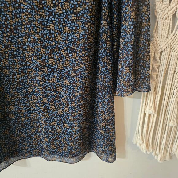 CAbi Poise Dress 3648 Flowers Floral Bell Sleeve Size M Medium - Picture 4 of 13